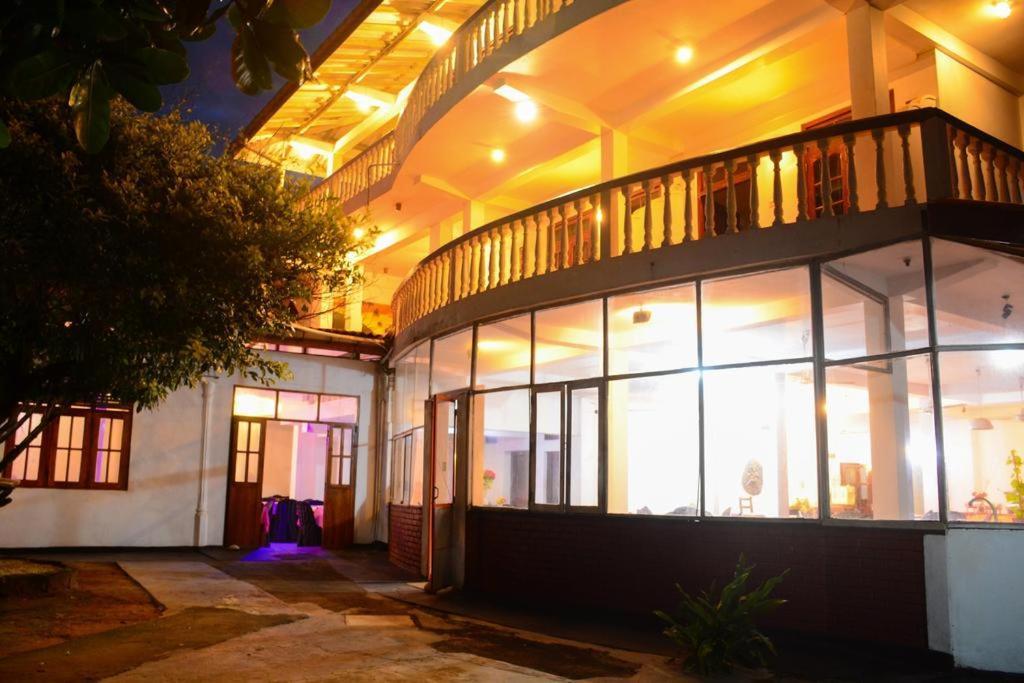 Shanthi Beach Resort Unawatuna Kültér fotó