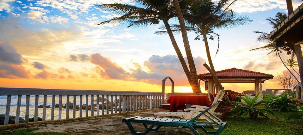 Shanthi Beach Resort Unawatuna Kültér fotó