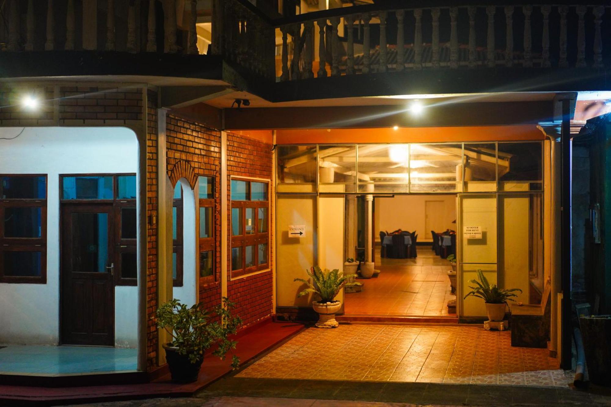 Shanthi Beach Resort Unawatuna Kültér fotó