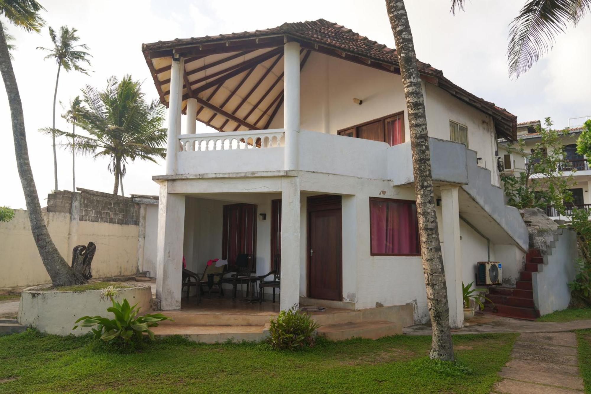 Shanthi Beach Resort Unawatuna Kültér fotó