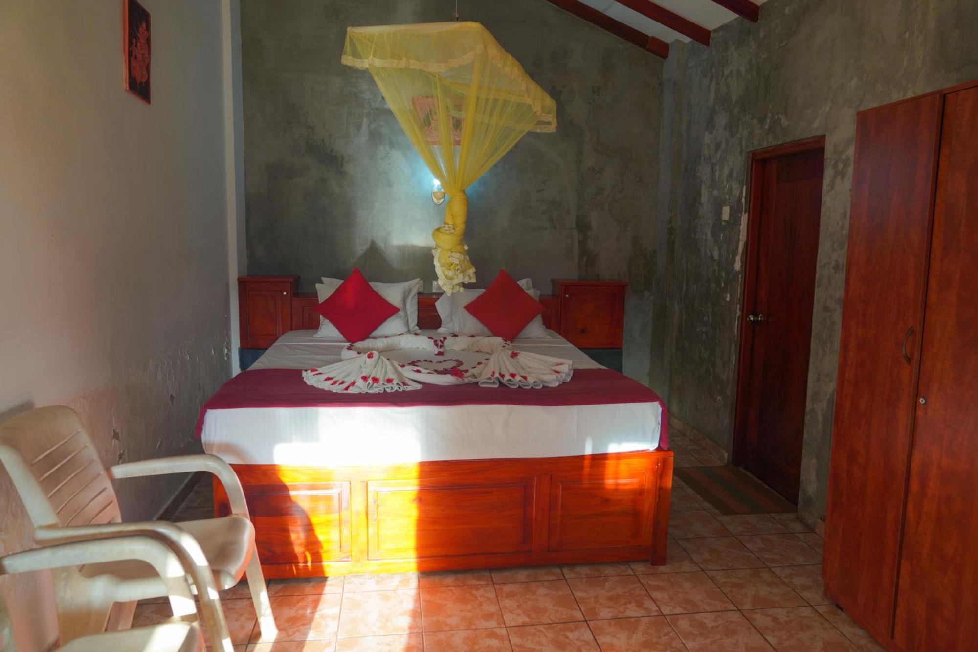 Shanthi Beach Resort Unawatuna Kültér fotó