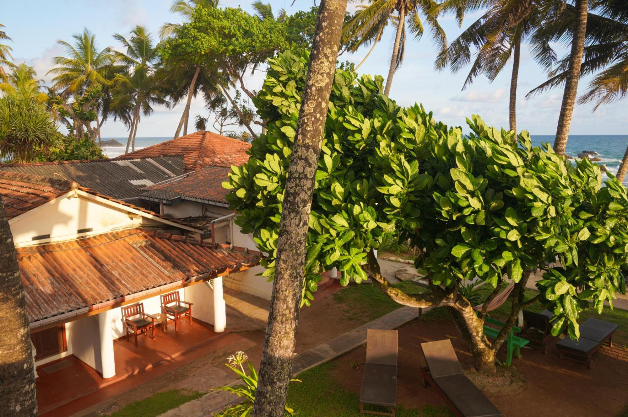 Shanthi Beach Resort Unawatuna Kültér fotó