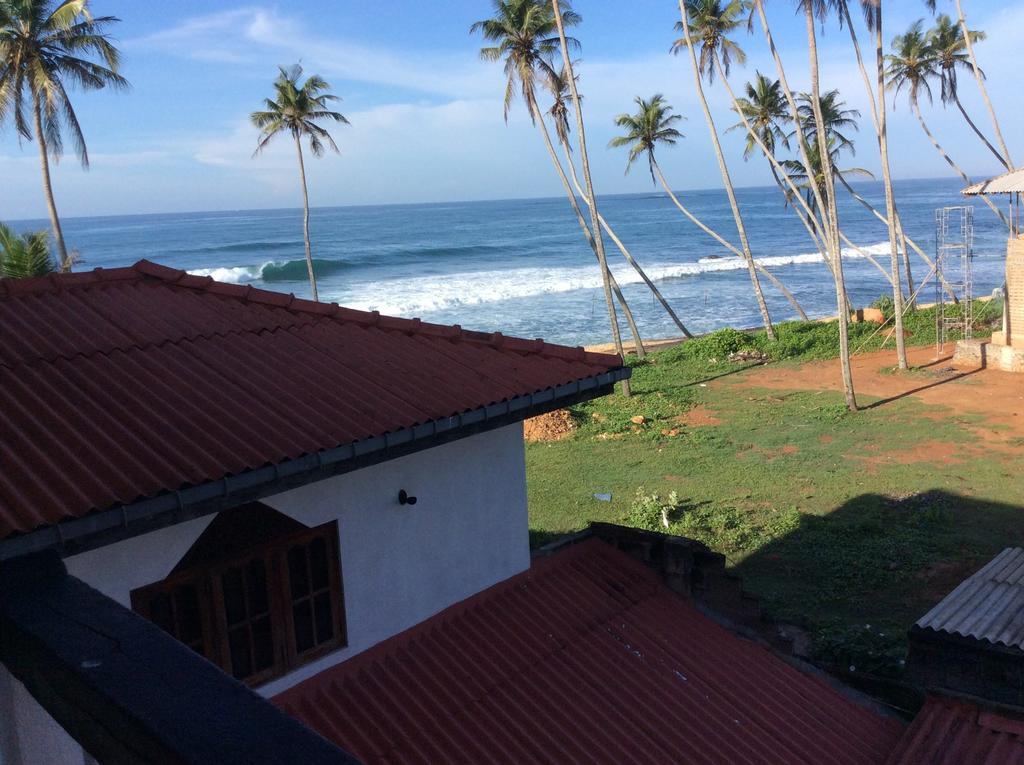 Shanthi Beach Resort Unawatuna Kültér fotó