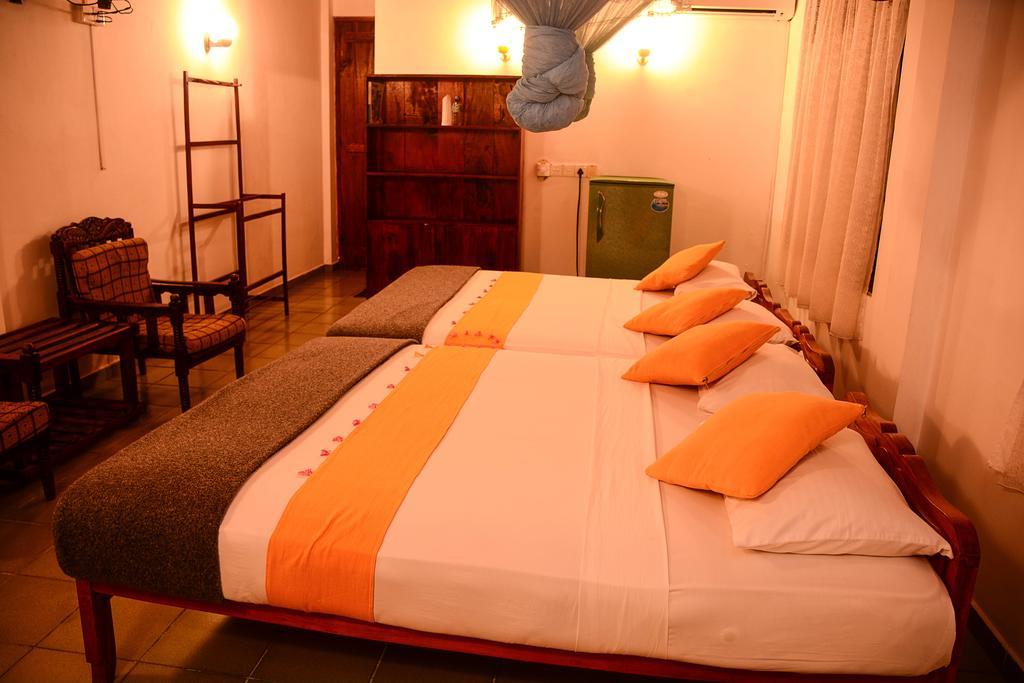 Shanthi Beach Resort Unawatuna Kültér fotó