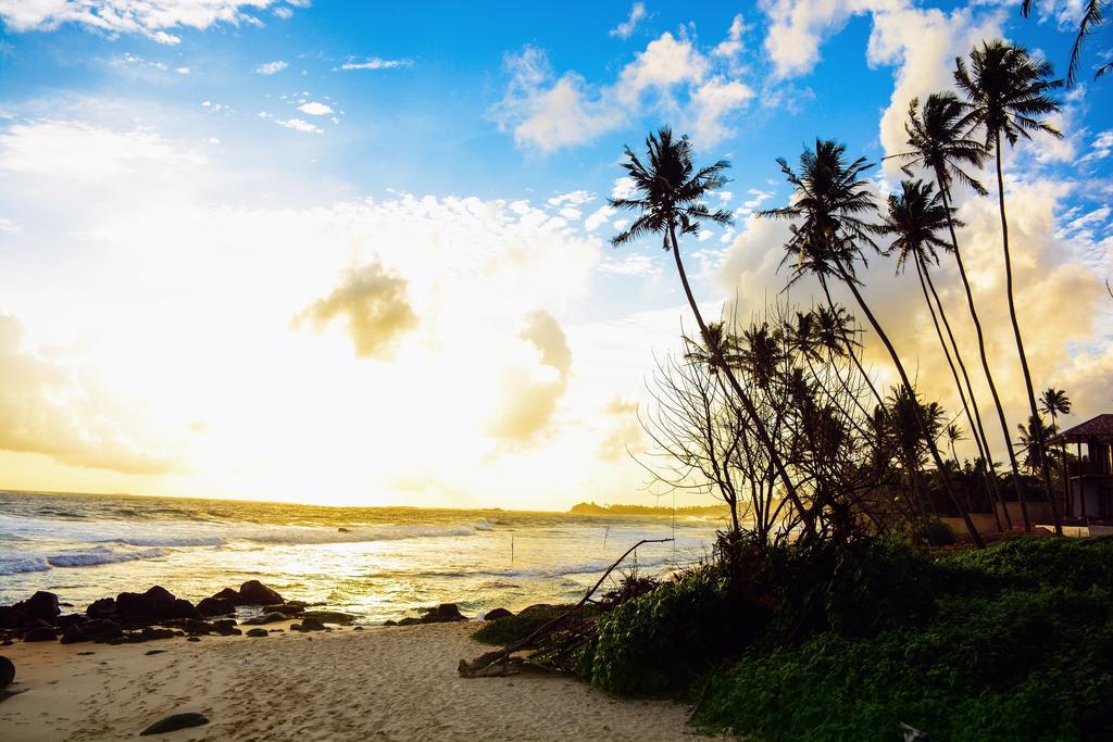 Shanthi Beach Resort Unawatuna Kültér fotó