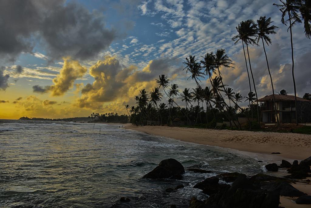Shanthi Beach Resort Unawatuna Kültér fotó