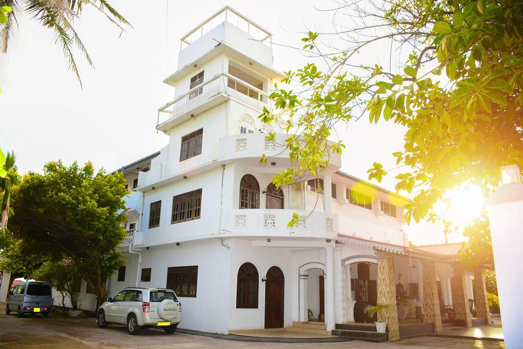 Shanthi Beach Resort Unawatuna Kültér fotó