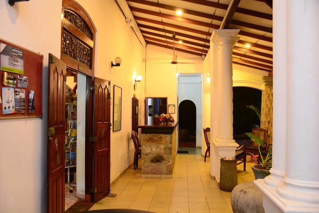 Shanthi Beach Resort Unawatuna Kültér fotó