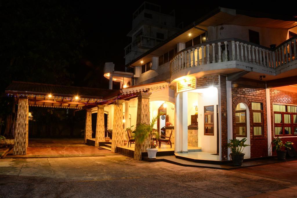 Shanthi Beach Resort Unawatuna Kültér fotó