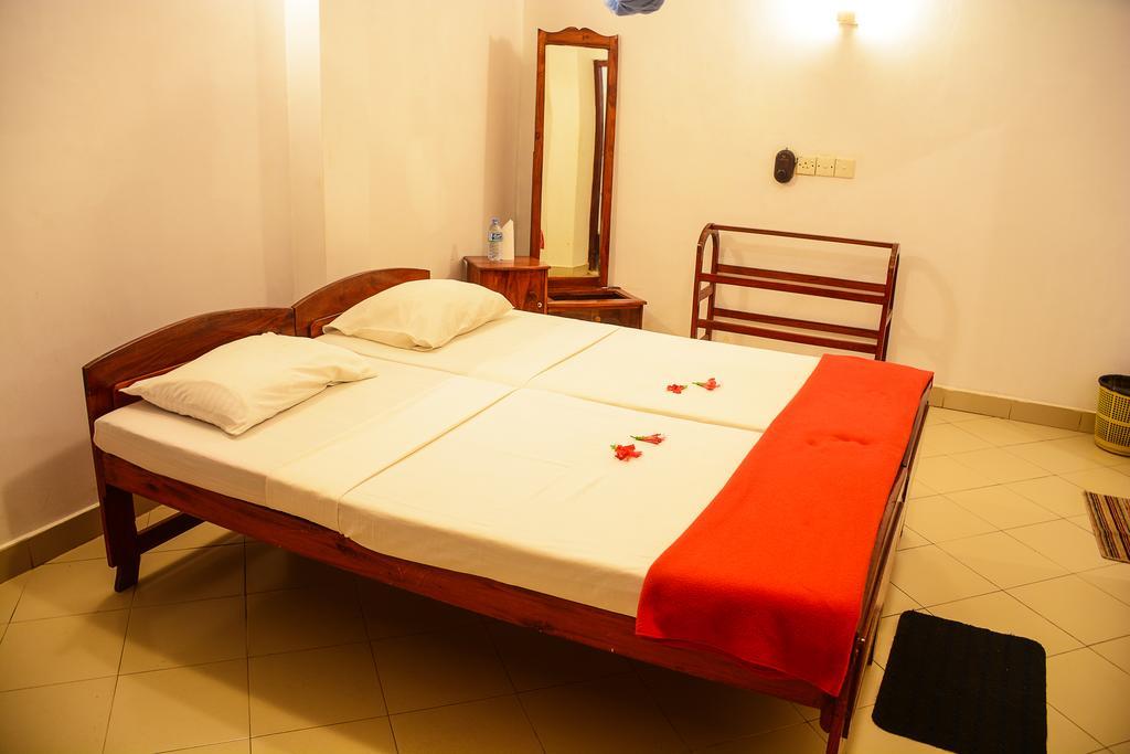 Shanthi Beach Resort Unawatuna Kültér fotó