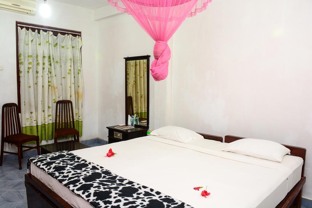 Shanthi Beach Resort Unawatuna Kültér fotó