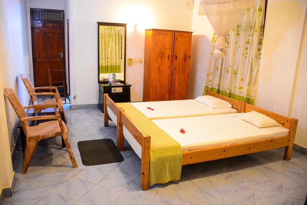 Shanthi Beach Resort Unawatuna Kültér fotó