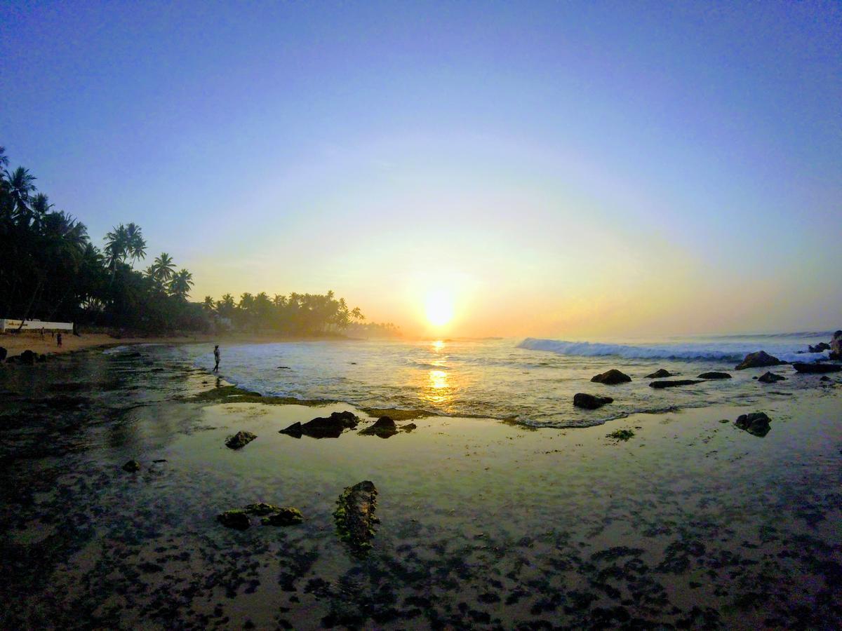 Shanthi Beach Resort Unawatuna Kültér fotó