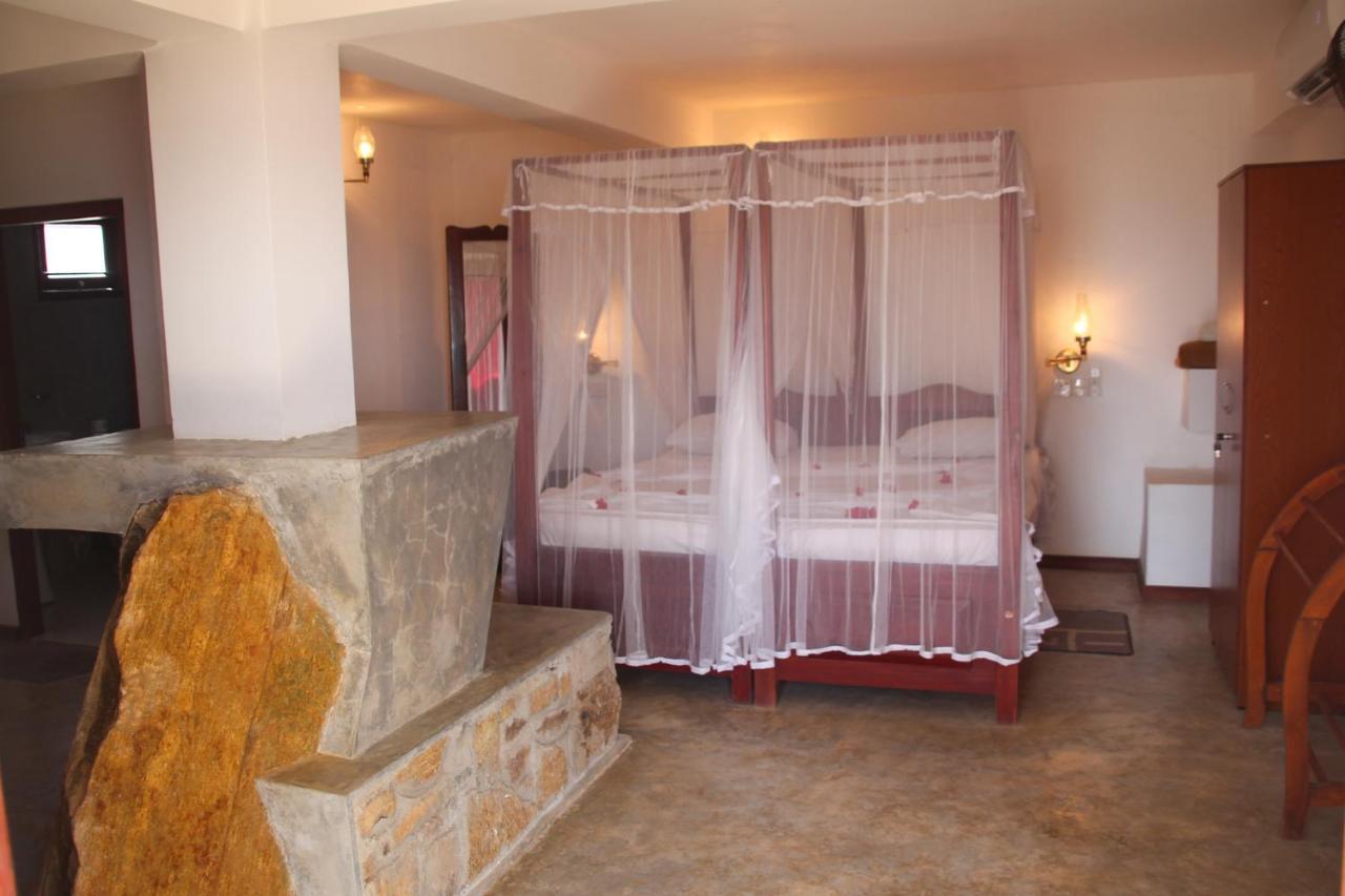 Shanthi Beach Resort Unawatuna Kültér fotó